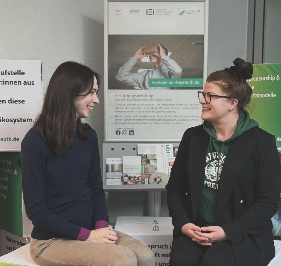 Nadine Albrecht und Emely-Louisa Vögtle IEI